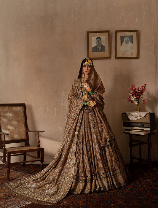 THE MAHIPUSHT LEHENGA