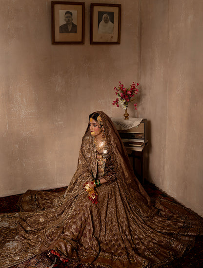 THE MAHIPUSHT LEHENGA
