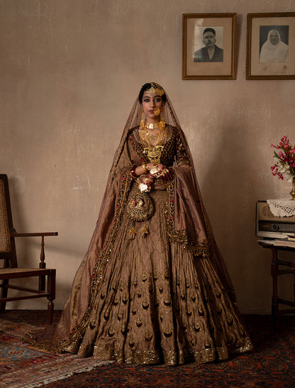 THE CHAAND-DASTAAN LEHENGA