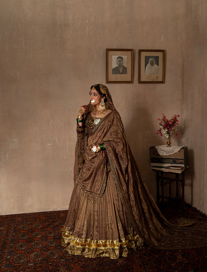 THE LAMPI-CHADDI LEHENGA